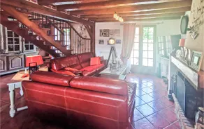 Pet Friendly Home In Salbris - Image 4