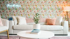 Auberge Chic - Fleurs: Holiday Hideaway - Image 4
