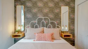 Auberge Chic - Fleurs: Holiday Hideaway - Image 3