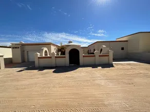 Casa Semana- Beachfront home (up to 16 guests!) - Image 2
