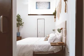 Cozy Mill Loft w/ 2 king beds, huge windows - Image 4