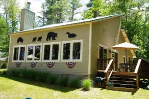 Cozy Lakeside Retreat: Pet-Friendly & Year-Round - Image 2