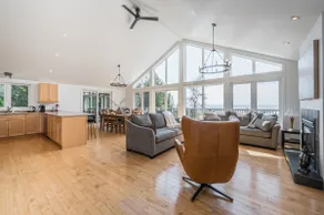 The Aida, Luxury Lakefront Retreat - Serene & Chic - Image 4