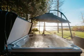 Waterfront, Hot Tub, 9 Beds - Wildwood Lakehouse - Image 3