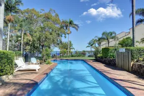 The Moorings 18 4 Cromarty Rd Waterfront, Pool, Wifi & AirCon - Image 3
