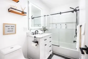Charming 3 Bed Oasis | Fire Pit, BBQ | Downtown SD - Image 3