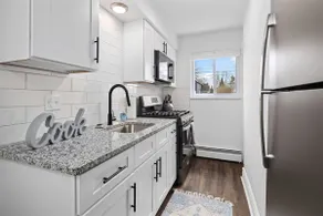 Brand New 1BR Flat, Cozy King Suite - Image 4