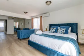 Sunny Heights Retreat: King Bed + Workspace + Deck - Image 2