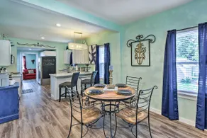 1 Mi to UTA: Arlington Elm Cottage w/ Fenced Yard - Image 2