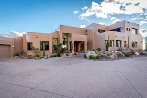 The Schloss 5Bd Hilltop Estate - Image 2