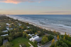 Luxury Villas The Break (Beachfront + Heated Pool) - Image 2