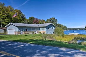 Lakefront Ludington Retreat w/ Kayaks & Fire Pit! - Image 2