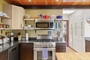 Art Docko - Lakefront Artist Retreat w/ Hot Tub! - Image 4