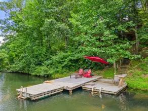 Art Docko - Lakefront Artist Retreat w/ Hot Tub! - Image 2