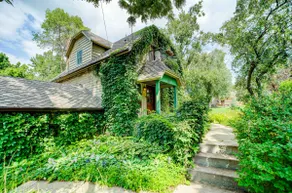 James Mulvey Carriage House Inn - Image 3