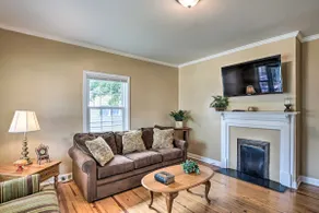 Walk to Parks & Dining! Cozy Greenville Home - Image 5