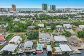 Happy Daze - Luxury, Single Side of Duplex - Image 2