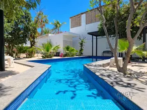 Shared Pool Oasis Near Malecon BBQ Wi-Fi - Image 4