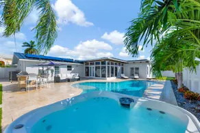 2260 Fantastic Backyard Glory | by Brampton Park - Image 2
