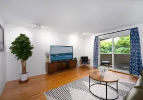 4BR Family Townhome | Light Rail + Parking - Image 2