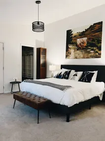 4BR Family Townhome | Light Rail + Parking - Image 3