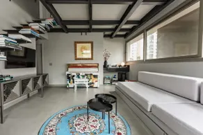 Loft do Colecionador I Stylish Loft in Jardins - Image 2