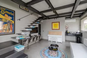 Loft do Colecionador I Stylish Loft in Jardins - Image 3