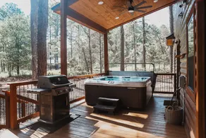 Stunning Pet Friendly Farmhouse 1 mile to new casino sleeps 10 Hot Tub - Image 5