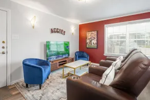 Legends: 1st Floor/2 Bdrm, Walk to A&M, King Beds - Image 5