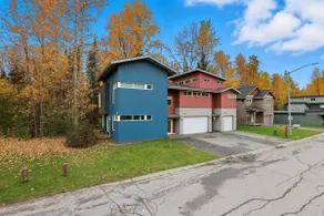The Forest Gallery | 3BR Near Airport & Downtown - Image 2