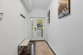 The Forest Gallery | 3BR Near Airport & Downtown - Image 4