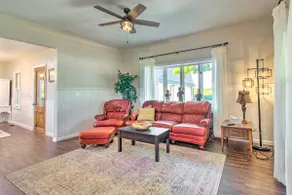 Beautifully Restored Farmhouse in Marshall! - Image 5
