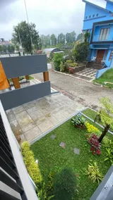 Spacious 3 BR Villa with Pool in Central of Batu - Image 2