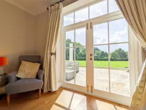 The White House - Bordon - Image 5