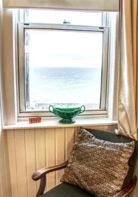 Fisherman's Flat Overlooking the Firth Of Forth - Image 3