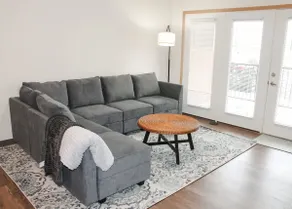 2 Bedroom Apartment Downtown Sun Prairie! - Image 4