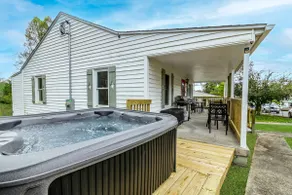 New River Gorge Cottage w Hot Tub, Fire Pit, Grill - Image 5