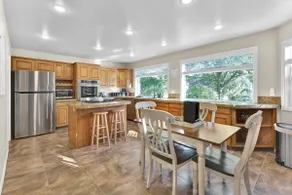 The Promenade Luxury Home and Yard - Image 4
