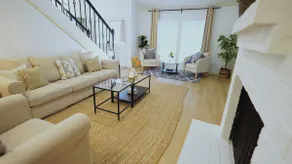 Woodlands 4BR | 11 Guests Near Pavilion & Waterway - Image 3