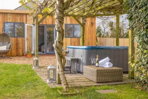 Log Cabin near Bath - Image 5