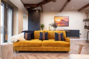 Sullivans Loft - 100m from beach, Children welcome, Juliet balcony - Image 2
