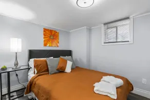 Quaint Clean 2BR | DT Windsor | Lndry & Prkng Inc - Image 2