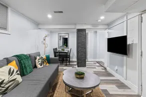 Quaint Clean 2BR | DT Windsor | Lndry & Prkng Inc - Image 3