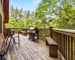 Mountain Log Cabin Near ASU with Soaking Tub & Views - Image 4