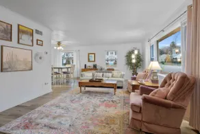 Astor Park style 2 BR - Backyard to Hospitals! - Image 2