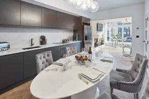 Host & Stay - Oxford House - Image 2