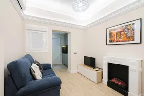 Renovated, decorated, downtown, 1 bedroom - Image 2