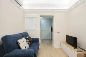 Renovated, decorated, downtown, 1 bedroom - Image 5