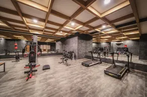 2BR with Fast WiFi FREE BIKES, Rooftop, Pool, and Gym - Image 4