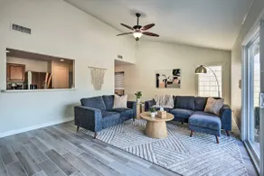 Ideal for Snowbirds! Poolside Getaway in Glendale - Image 4